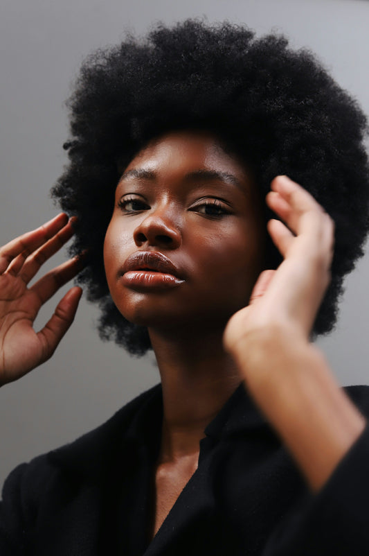 6 Benefits of Using Satin Accessories on Afro Hair